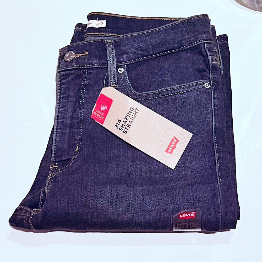 Brand New With Tags Levi’s 314 Shaping Straight (Size 29)